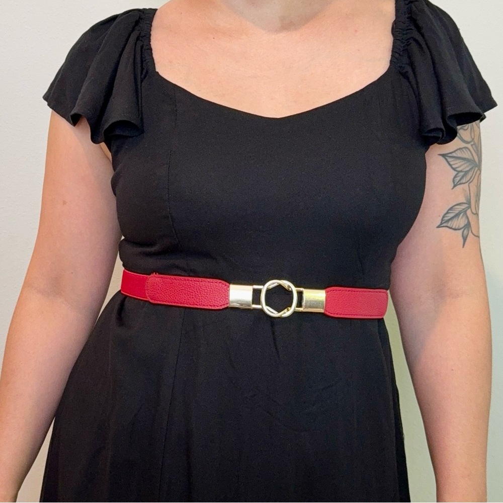 Elegant Stretch Waist Women's Belts (white/cream and red with gold buckle) - Picture 3 of 4